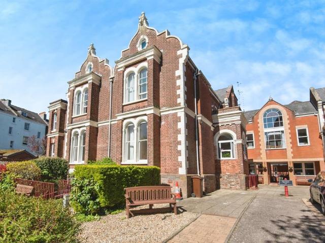 Flat for sale in Watergate, Devon