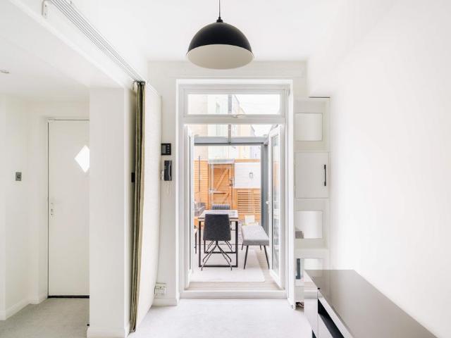 Flat for sale in Feckenham, City Of Bristol