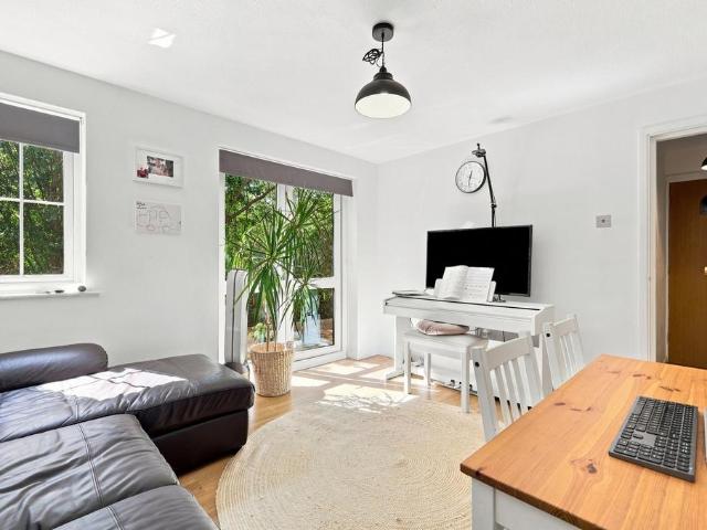 Flat for sale in Noak Hill, Essex
