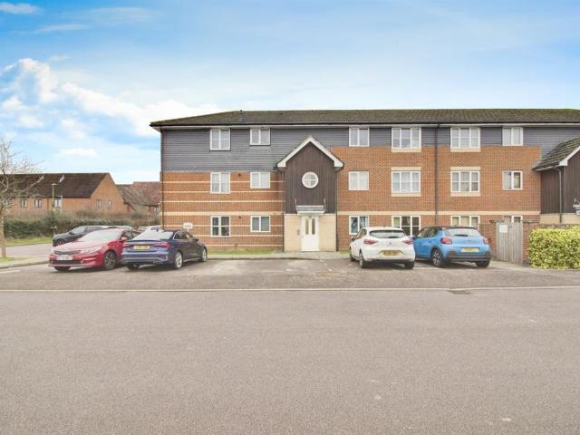 Flat for sale in Birchwood, Welwyn Hatfield