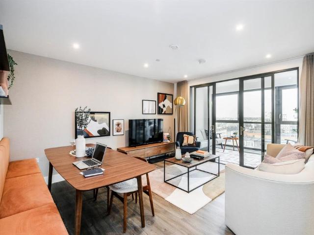 Flat for sale in London Borough of Croydon, Greater London