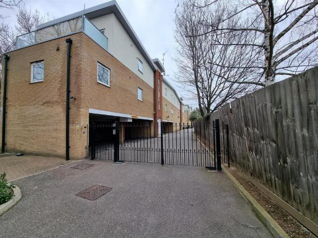 Flat for sale in Seven Kings, Isle Of Man