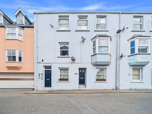 Flat for sale in Tenby, Wales