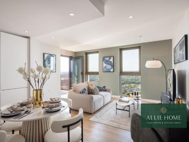 Flat for sale in Blackwall, Greater London