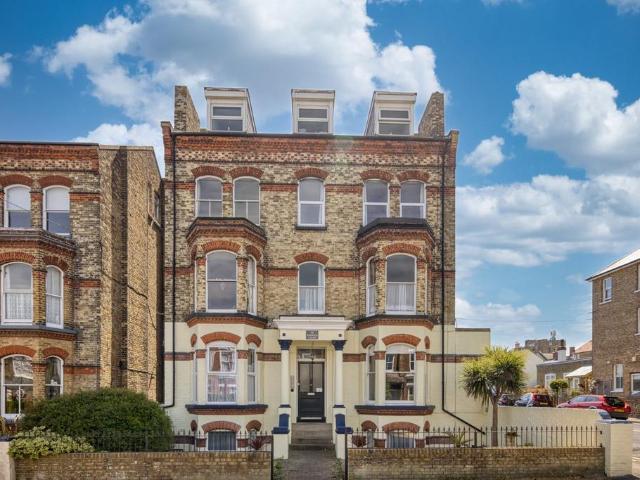 Flat for sale in Upton, Acol