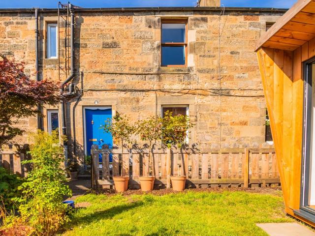 Flat for sale in North Leith, Leith