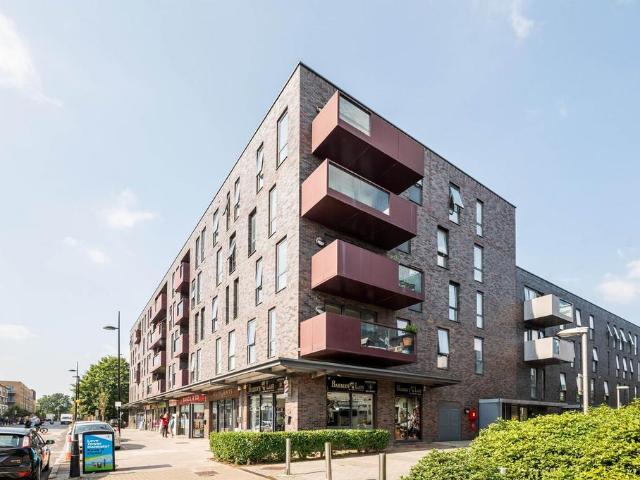 Flat for sale in Ocean Estate, Limehouse