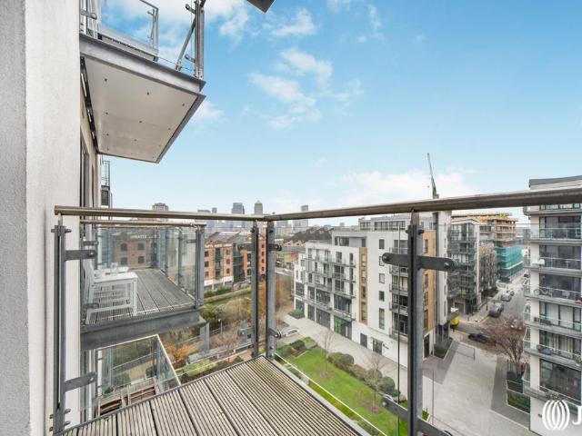 Flat for sale in Bromley-by-Bow, Poplar Grove
