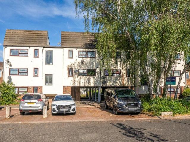 Flat for sale in Thamesmead, Isle Of Man