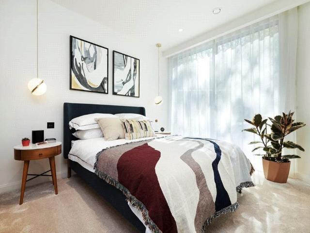 Flat for sale in Canary Wharf, Greater London
