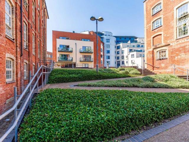 Flat for sale in Lakenham, East Bank