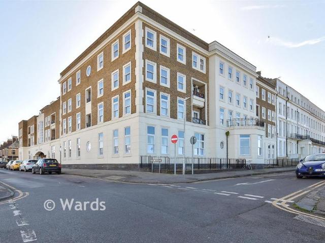 Flat for sale in Oxenden, The Bridge