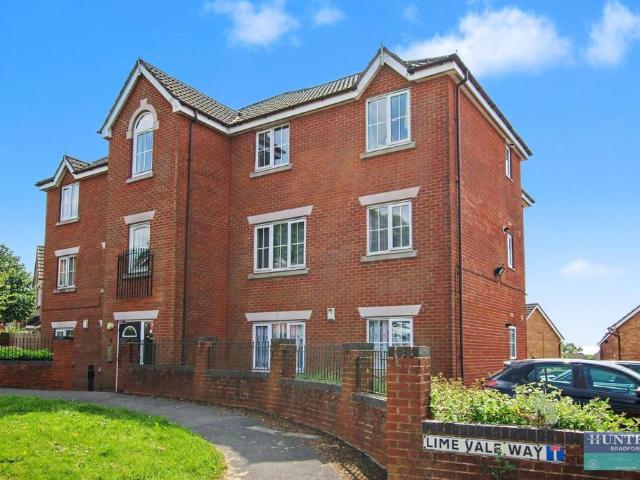 Flat for sale in Slack Side, West Yorkshire