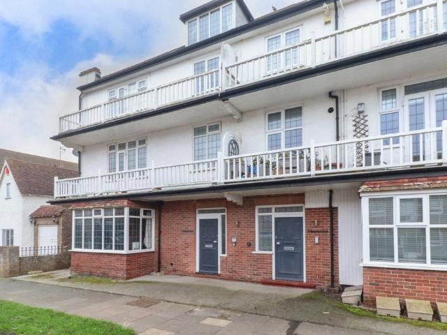 Flat for sale in Palm Bay, Acol