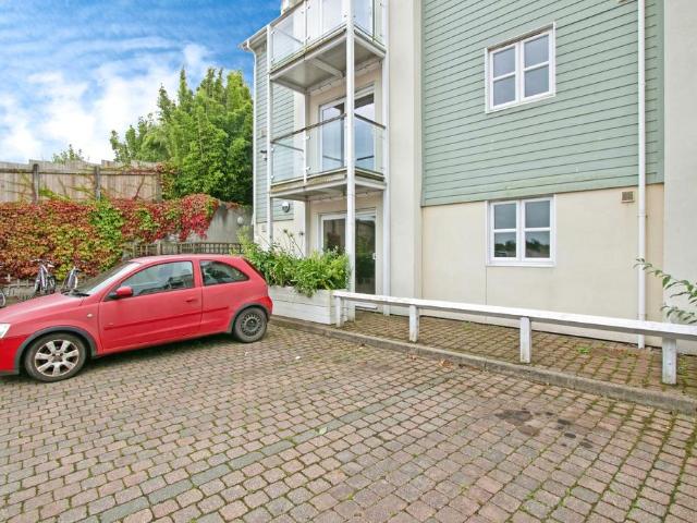 Flat for sale in Penryn, Cornwall