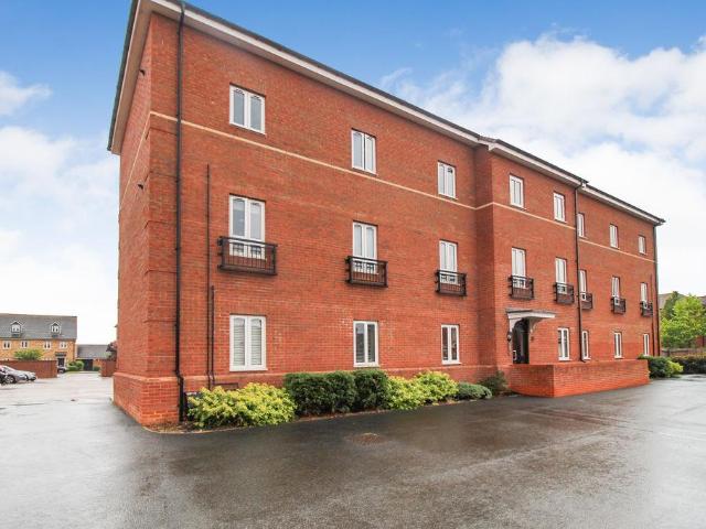 Flat for sale in Harrowden, Bedford