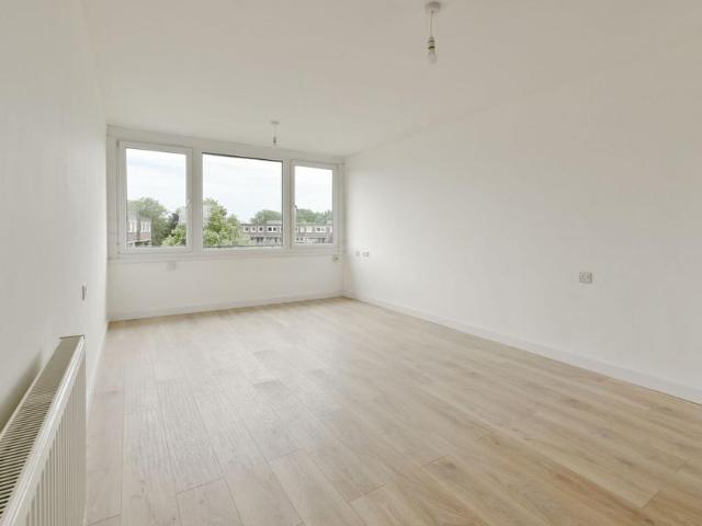 Flat for sale in London Borough of Hounslow, Greater London