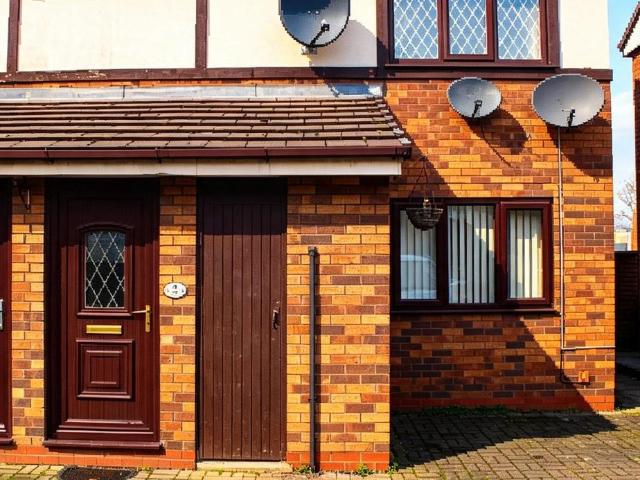Flat for sale in Greenheys, Greater Manchester