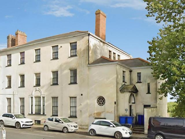 Flat for sale in Eastbridge, Suffolk