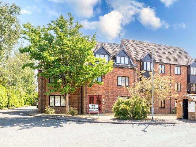 Flat for sale in Lakenham, East Bank