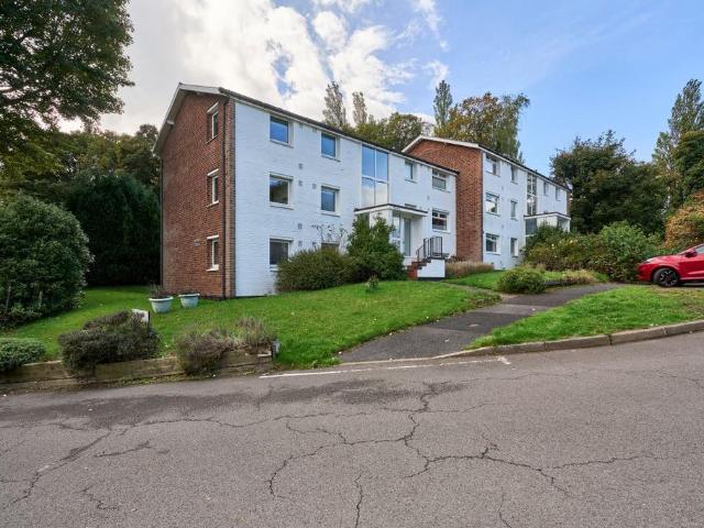 Flat for sale in Maney, Birmingham