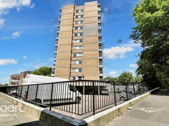Flat for sale in Ramsden, Greater London