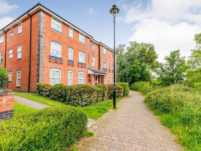 Flat for sale in Hillfields, West Midlands