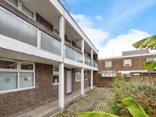 Flat for sale in Bermondsey, Greater London
