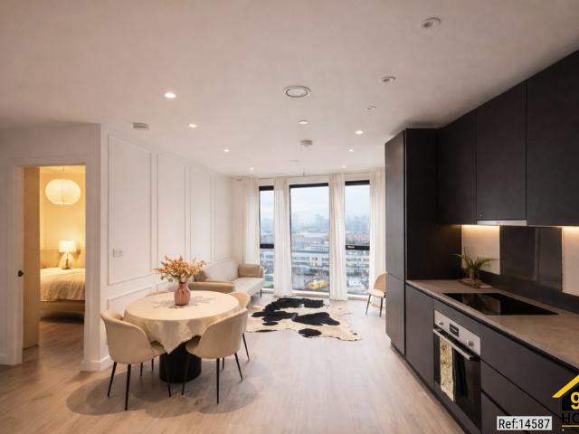 Flat for sale in Bromley-by-Bow, Bow