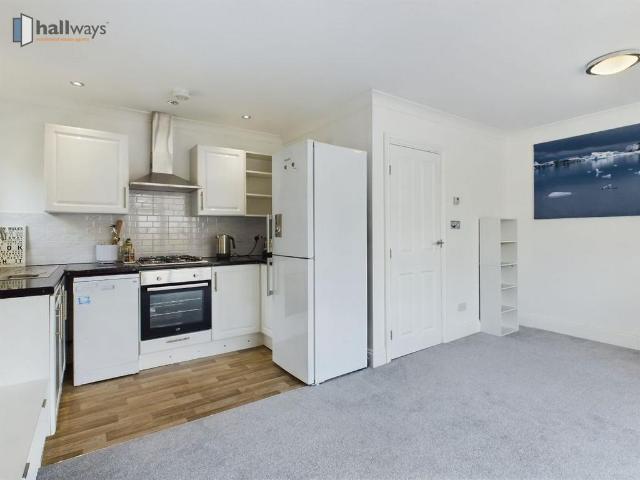 Flat for sale in London Borough of Croydon, Isle Of Man