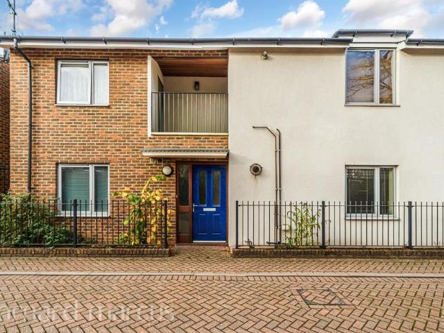Flat for sale in London Borough of Merton, Mitcham