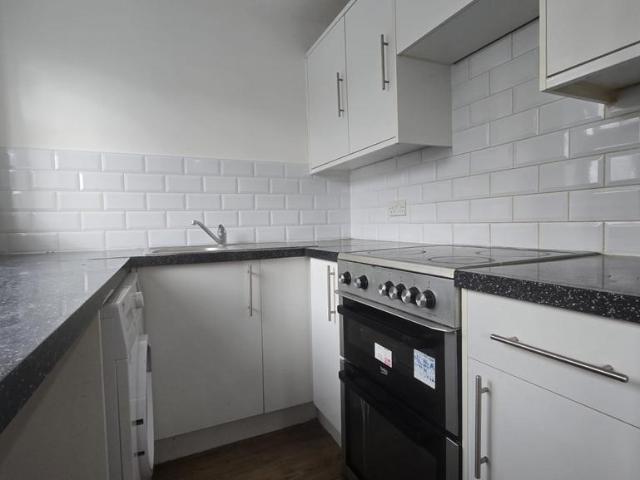 Flat for sale in Leytonstone, Greater London