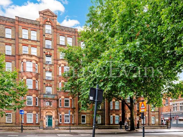 Flat for sale in Elephant and Castle, Greater London