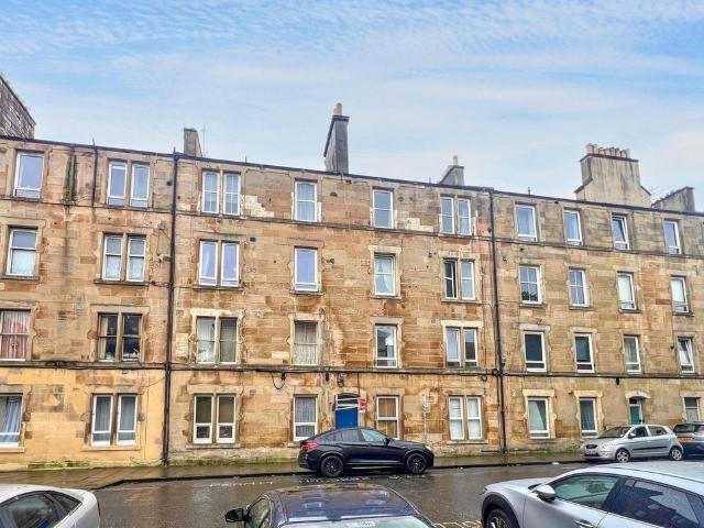 Flat for sale in Hillside, Leith