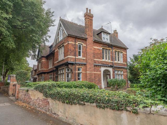 Flat for sale in Leisure Village, Kettering