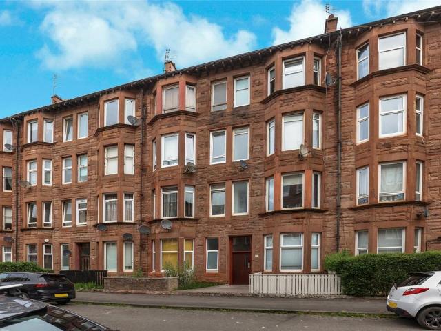 Flat for sale in Battlefield, Scotland