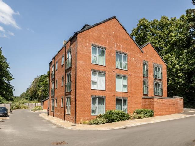 Flat for sale in School House, Gloucestershire