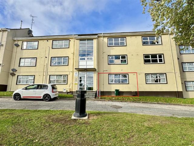Flat for sale in St Stephen, Cornwall
