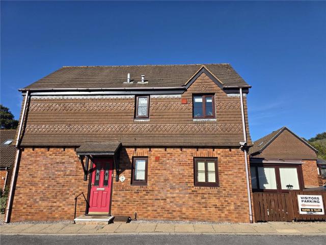 Flat for sale in Kingsteignton, Teignbridge