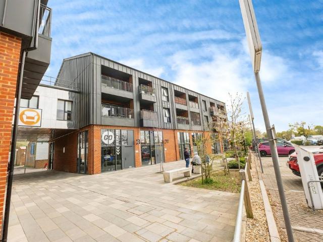 Flat for sale in Lewes, Iford