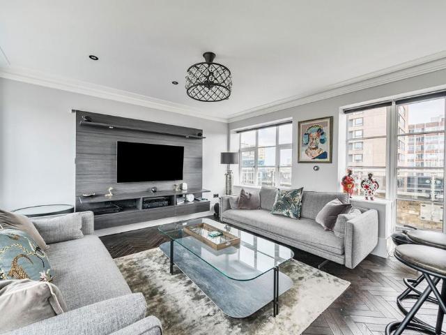Flat for sale in Soho, Greater London