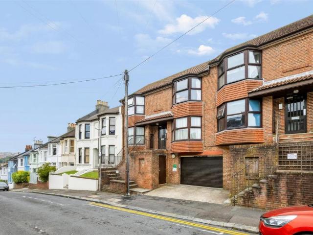 Flat for sale in Queen's Park, Brighton & Hove