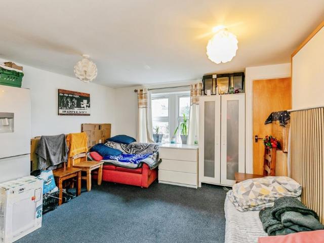 Flat for sale in Feckenham, City Of Bristol
