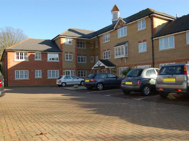 Flat for sale in Batchworth
