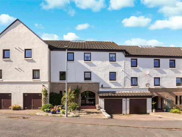 Flat for sale in Fairlie, Scotland