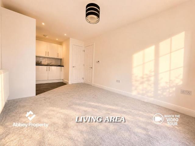 Flat for sale in Farley Hill, Spring Park