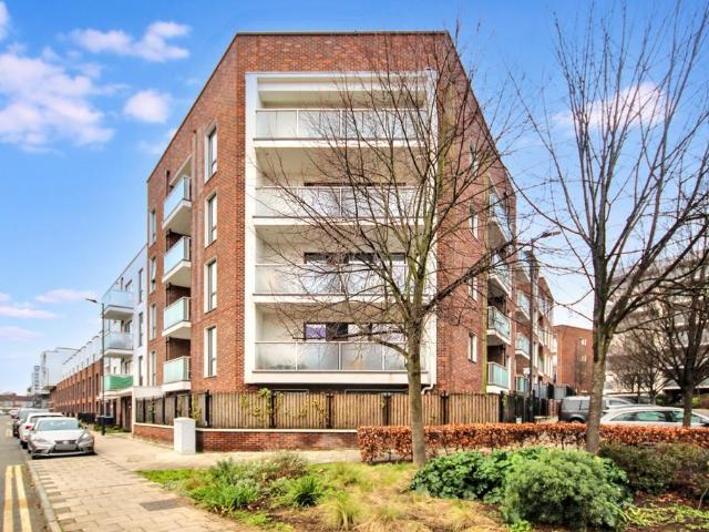 Flat for sale in Sudbury, Greater London