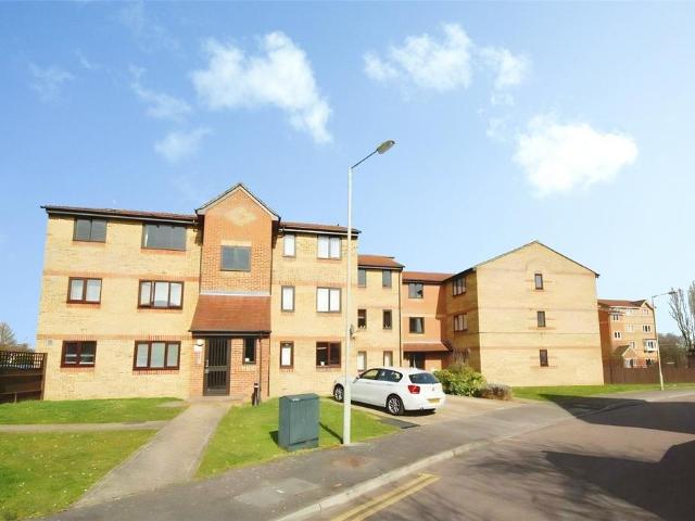Flat for sale in Holywell Estate, North Watford