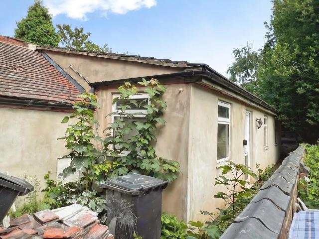 Flat for sale in Chilvers Coton, Camp Hill