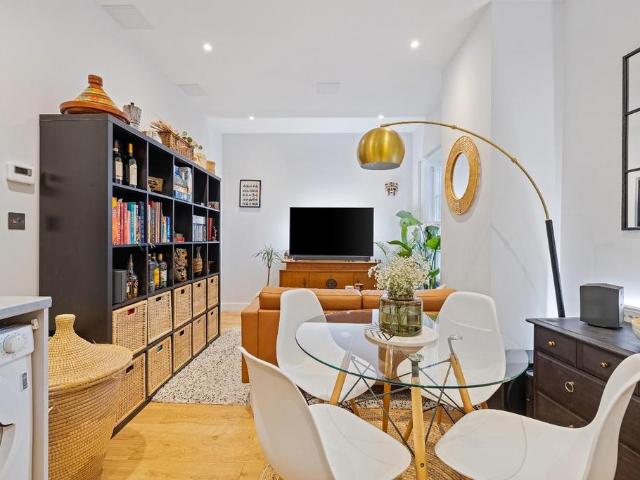 Flat for sale in Feckenham, City Of Bristol